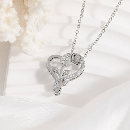 Heart - shaped rose necklace - LUVR